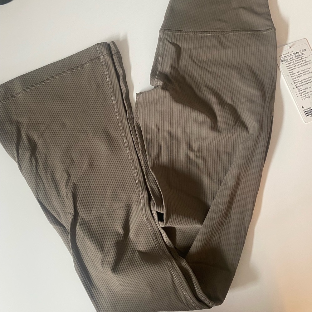 Size 6 Lululemon Athletica Ribbed Mini-Flare Pants